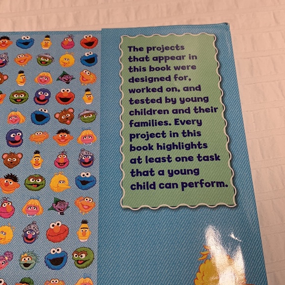 Sesame Street Big Book of Crafts by Children’s Television Workshop and Parragon - Picture 8 of 11